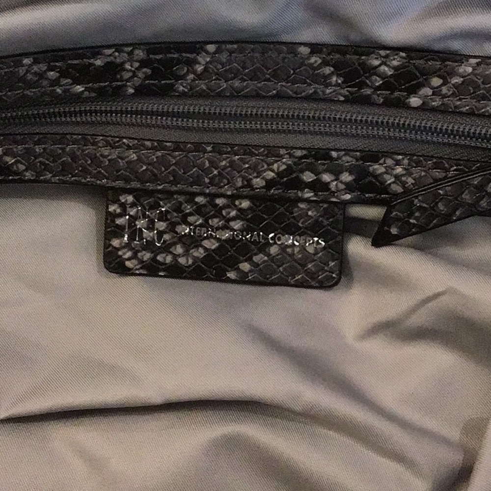 INC International Concepts Black and Gray Snake Print KJ Clutch - Picture 4 of 8
